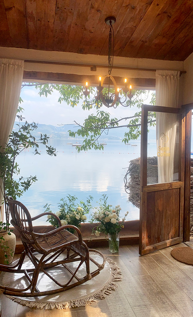 “芯咖啡”店一角。