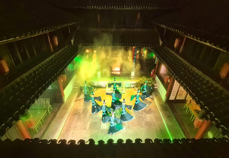 陆良“清风剧场”演出活动。