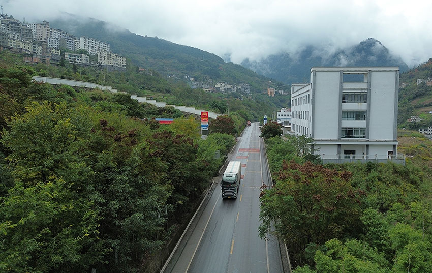 G247绿美公路大关段。