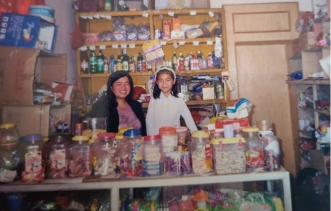 图为1999年刚开业的小季小卖部。