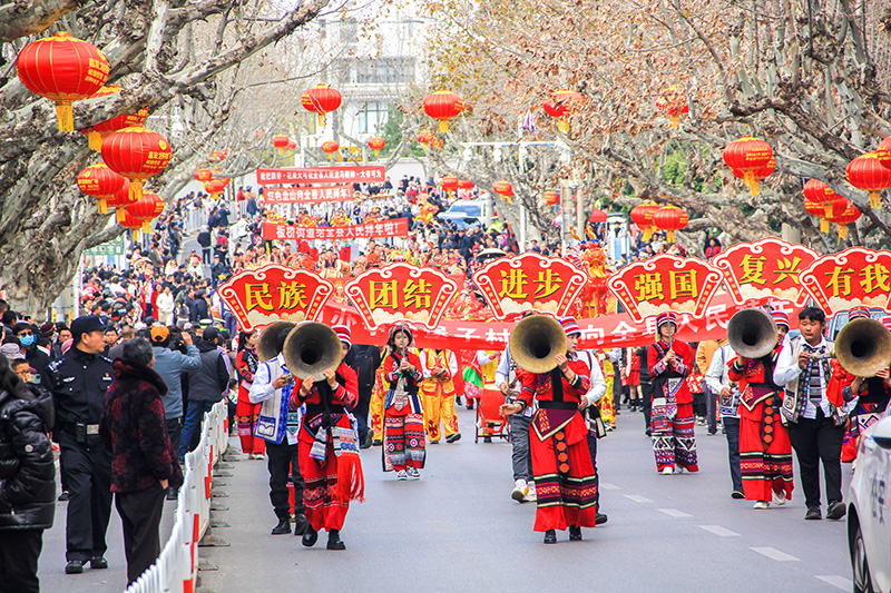 同庆中国年·共谱新篇章——2024年“龙狮闹春”群众文化游演