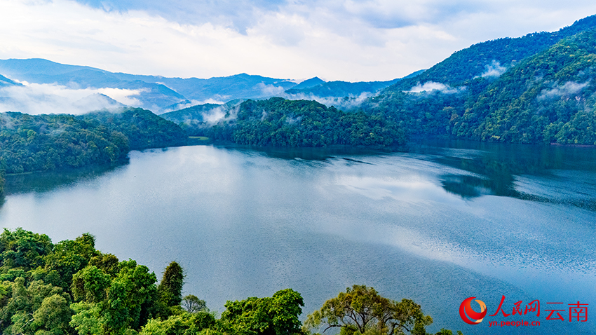 西盟勐梭龙潭。人民网记者 虎遵会摄