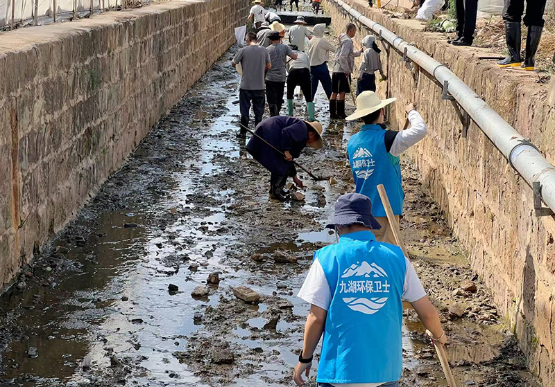 【3】云南开展“九湖环保卫士”志愿服务活动。云南省委社会工作部供图