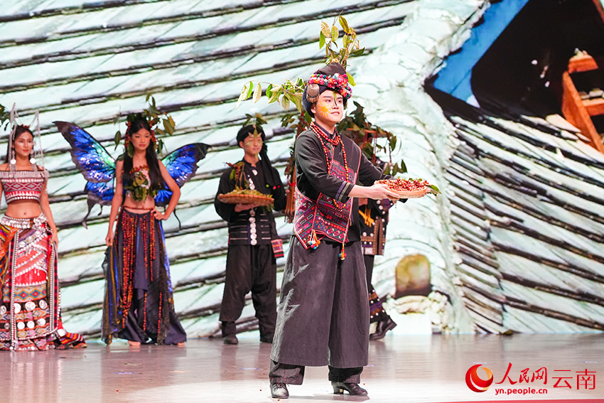 開幕式上的文藝展演。人民網記者 虎遵會攝