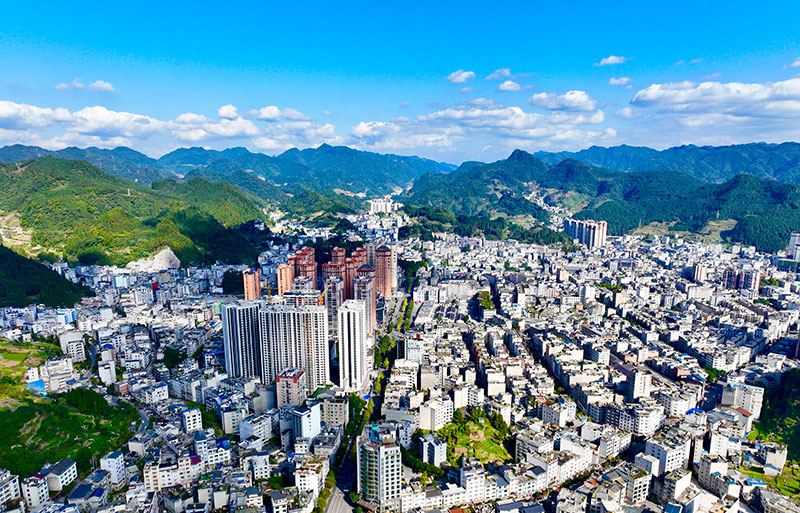 威信城市大景。