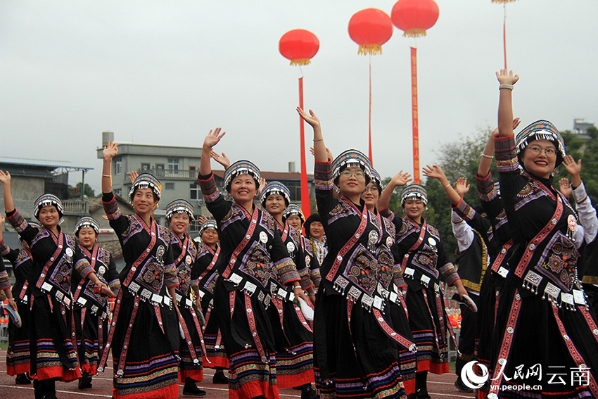 庆祝景东彝族自治县成立四十周年庆祝大会现场。人民网记者 程浩摄