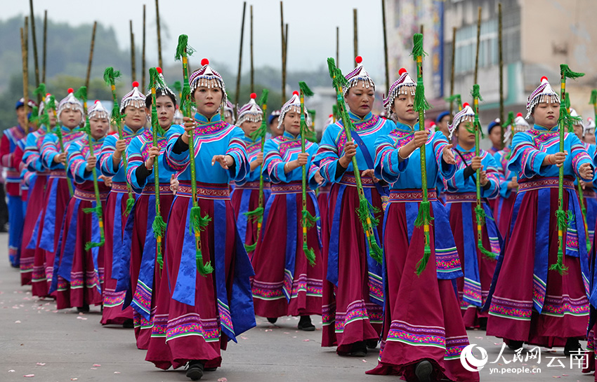巡街游演活動。人民網記者 虎遵會攝