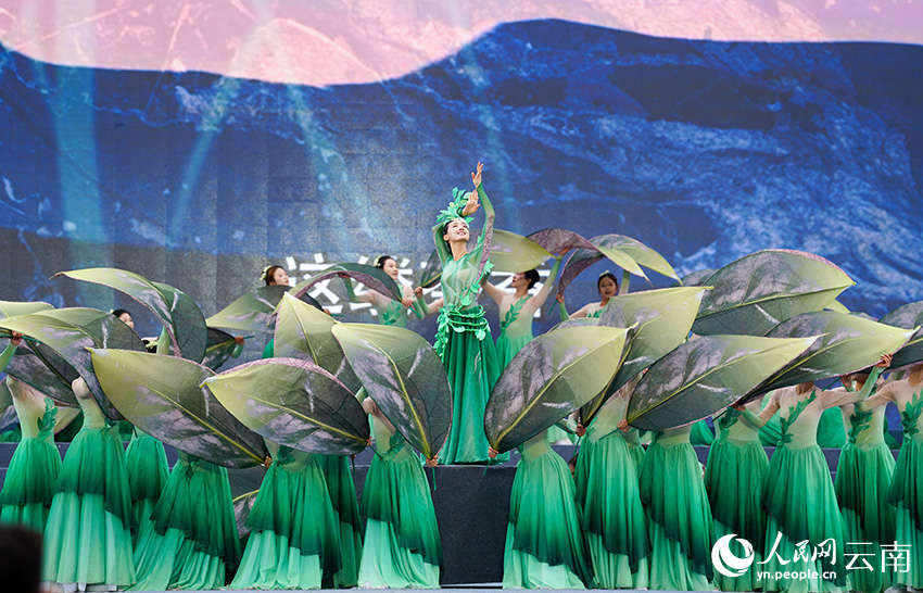 慶祝大會文藝展演。人民網記者 虎遵會攝