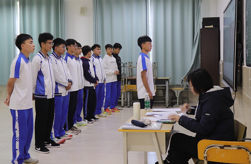 “青翼長紅”面試現場。李澤女攝