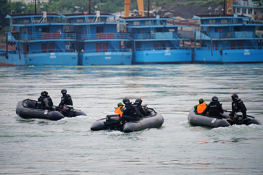 中老缅泰举行处置水上突发事件联合演练。云南省公安厅供图