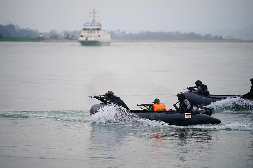 中老缅泰举行处置水上突发事件联合演练。云南省公安厅供图