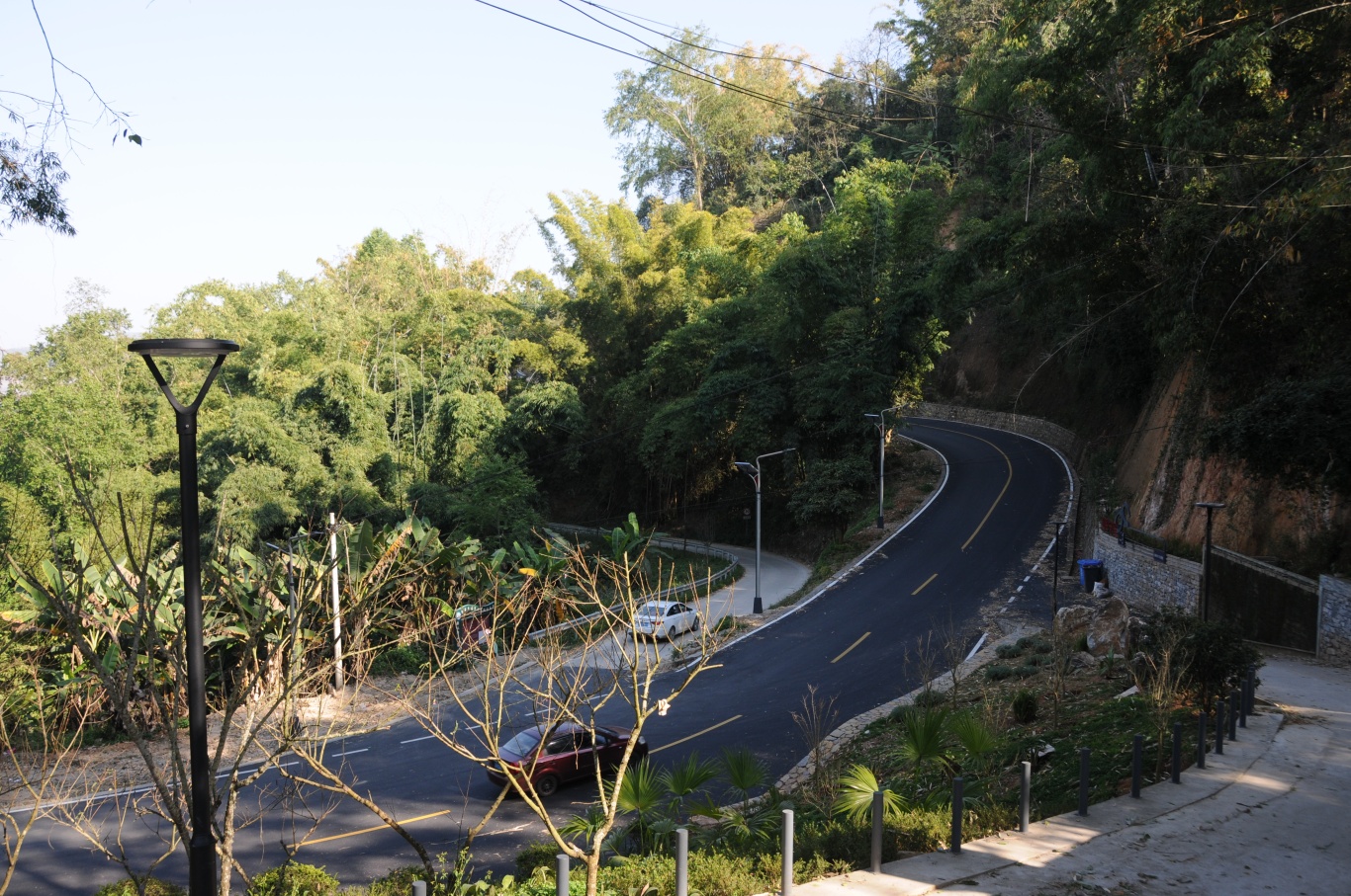 红河县乡镇通三级公路（李桥升摄20250115）