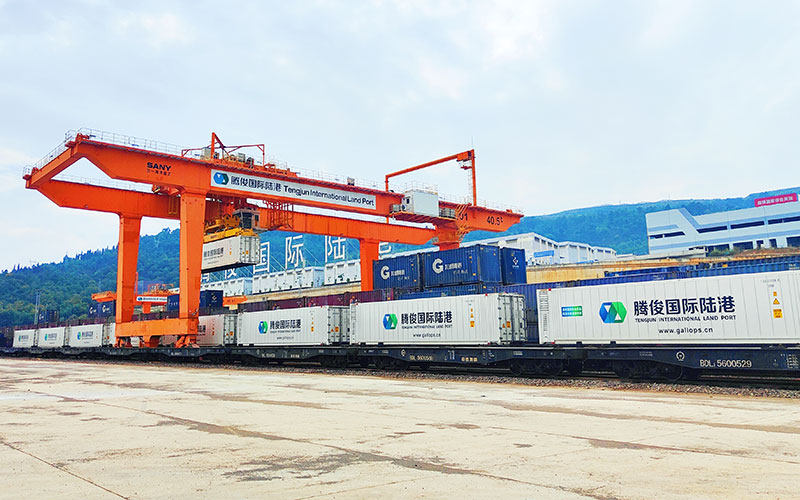 腾俊国际陆港即将发往泰国的云南高原特色果蔬