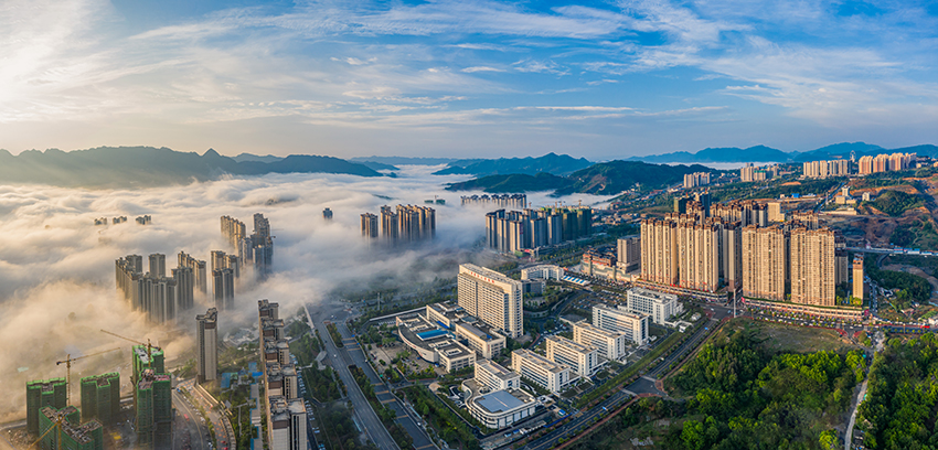 图二:县城新城区一角(资料图)-王国摄。