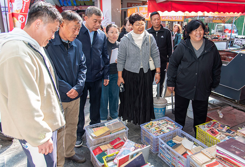 人大代表观察员观察走访。李梦君摄