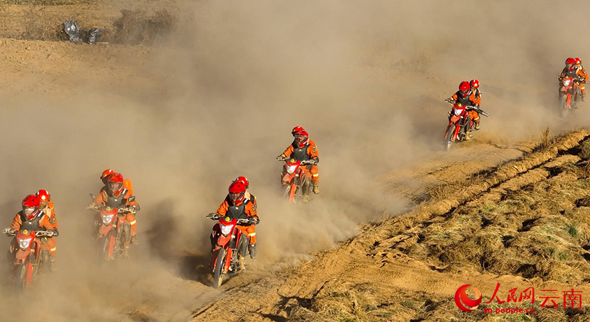 云南省2026年度高原山区森林火灾综合应急处置联合实战演练现场。白雨佳摄