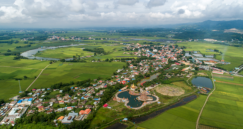 一寨两国+张海钰