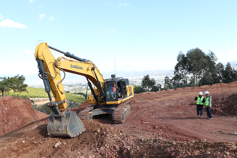 谷芹水廠正進行廠地平整。楊宋攝