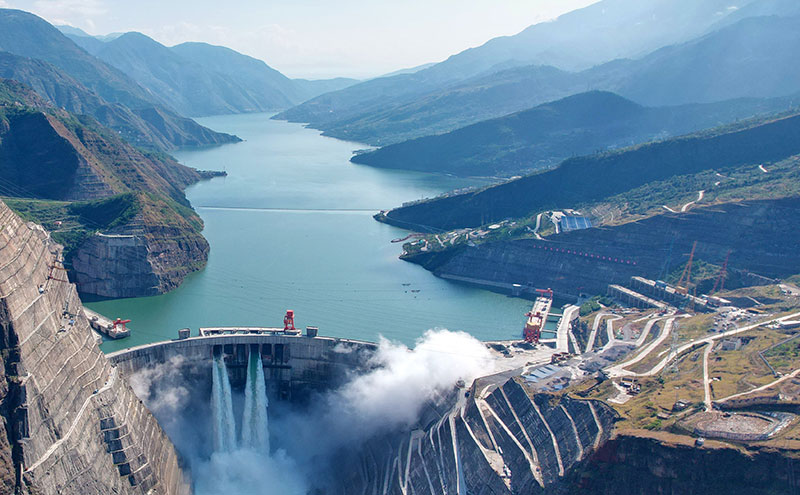 白鹤滩水电站全景。