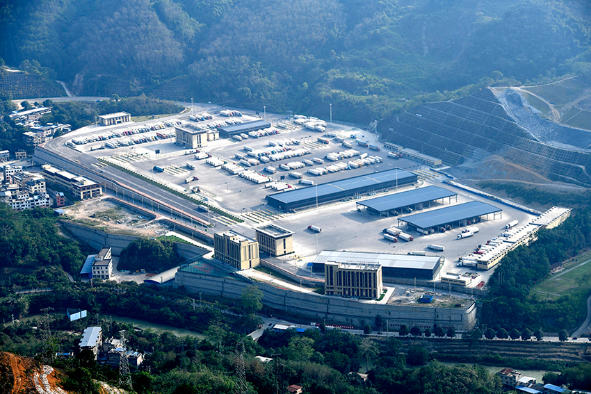 天保口岸國際貨場。