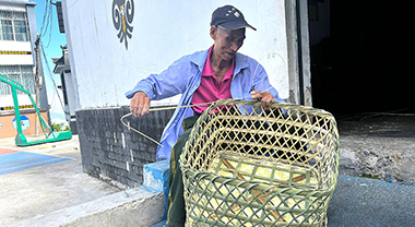 小山村裡“編織”出百萬元訂單
