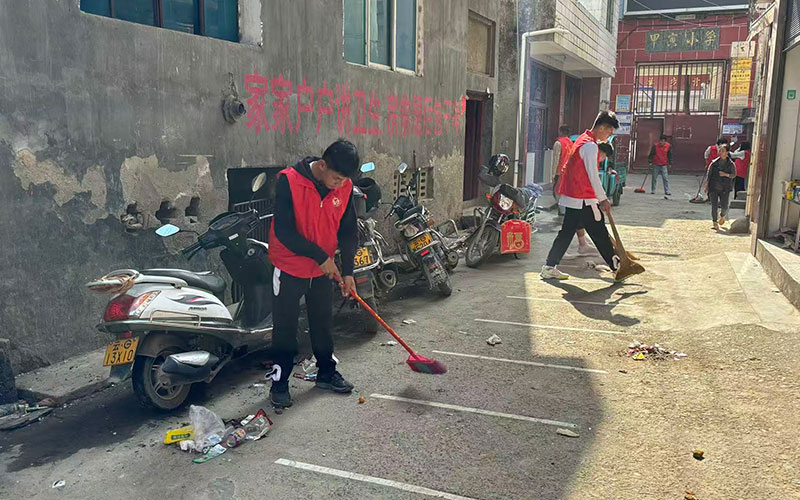 甲寅镇团委组织青年志愿者开展人居环境整治-红河县甲寅镇人民政府2026年资料图