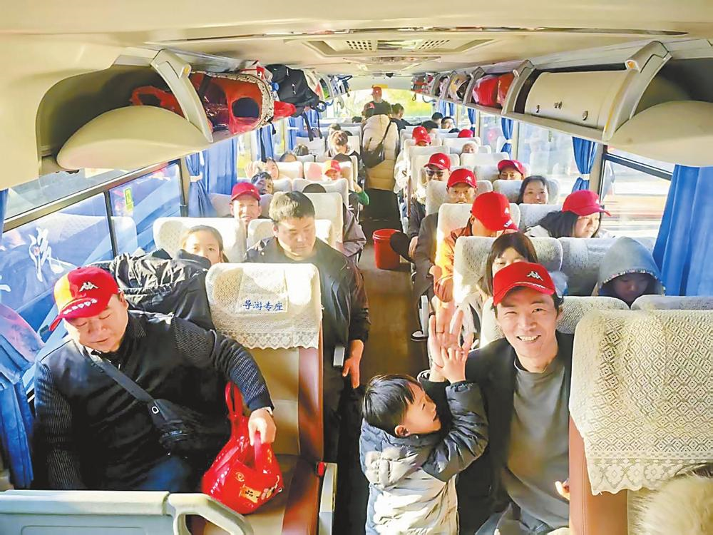 曲靖市务工人员满心欢喜复岗。 本报记者 隋鑫 摄