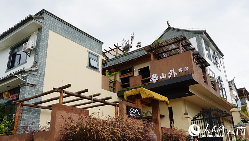 蔡细林的紫陶主题的民宿。 夏丽萍摄