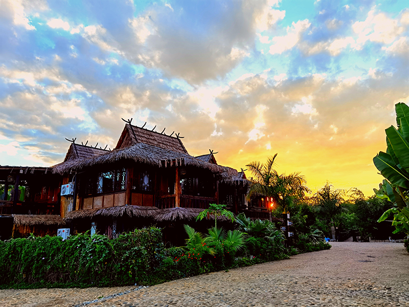 臨滄市耿馬自治縣孟定鎮南汀畫院--中共臨滄市委宣傳部供圖