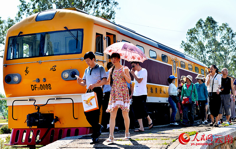 建水古城小火車。