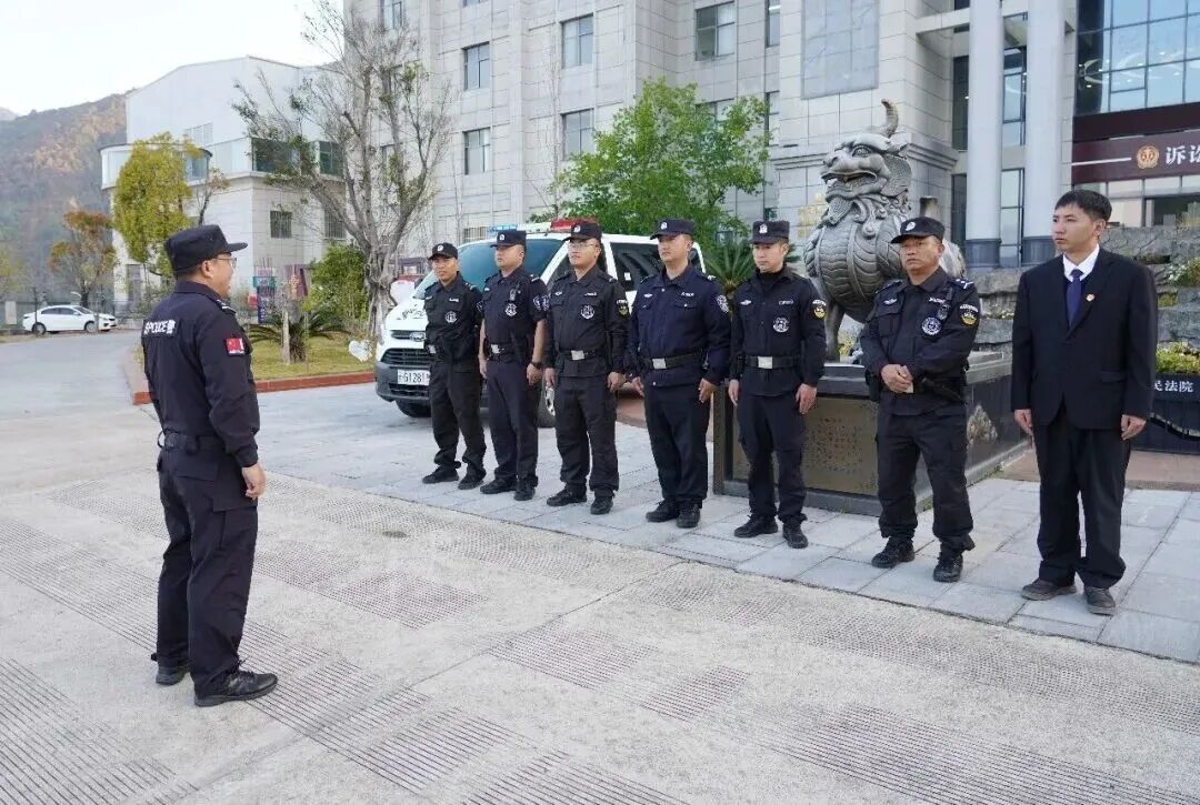 【3】绿春县法院开展“东仰利剑·暖冬护民 ”集中执行专项行动,重拳打击拒不执行、规避执行、抗拒执行等违法行为。红河州中级人民法院供图