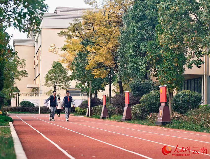 【3】校园一角。