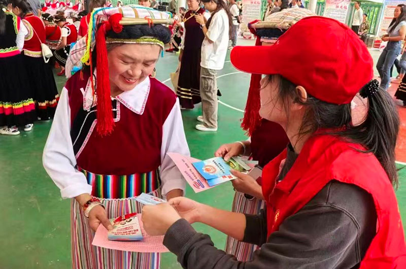 貢山縣舉辦的普法活動。貢山縣司法局供圖