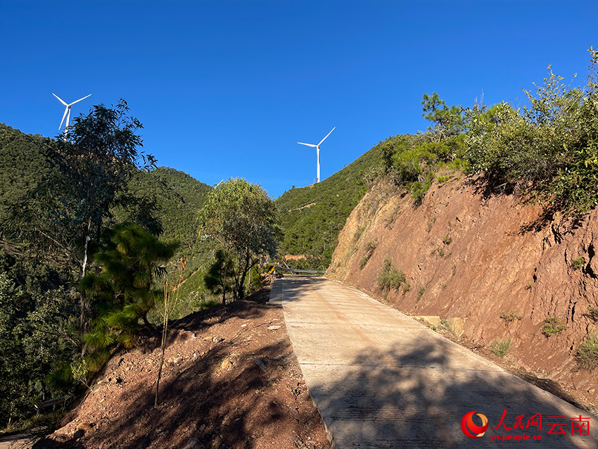 硬化后的農村公路。人民網記者-程浩攝-(1)