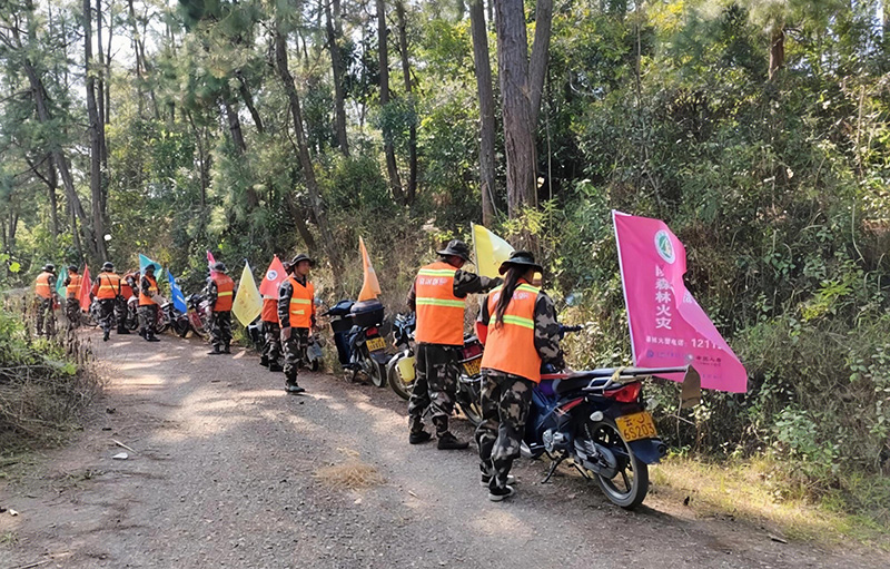 护林防火宣传队。张亚摄