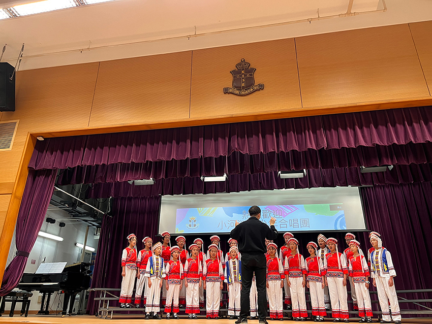 【5】孩子们在演出现场。弥渡县融媒体中心供图