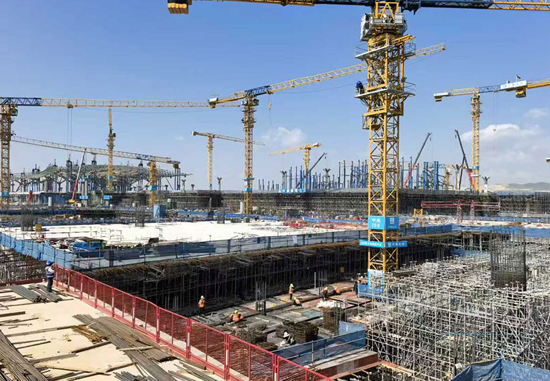 昆明机场改扩建工程T2航站楼建设现场。黄宁摄