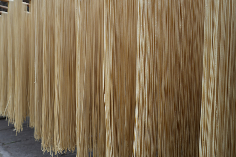 以小麦为原料的庙沟手工面条