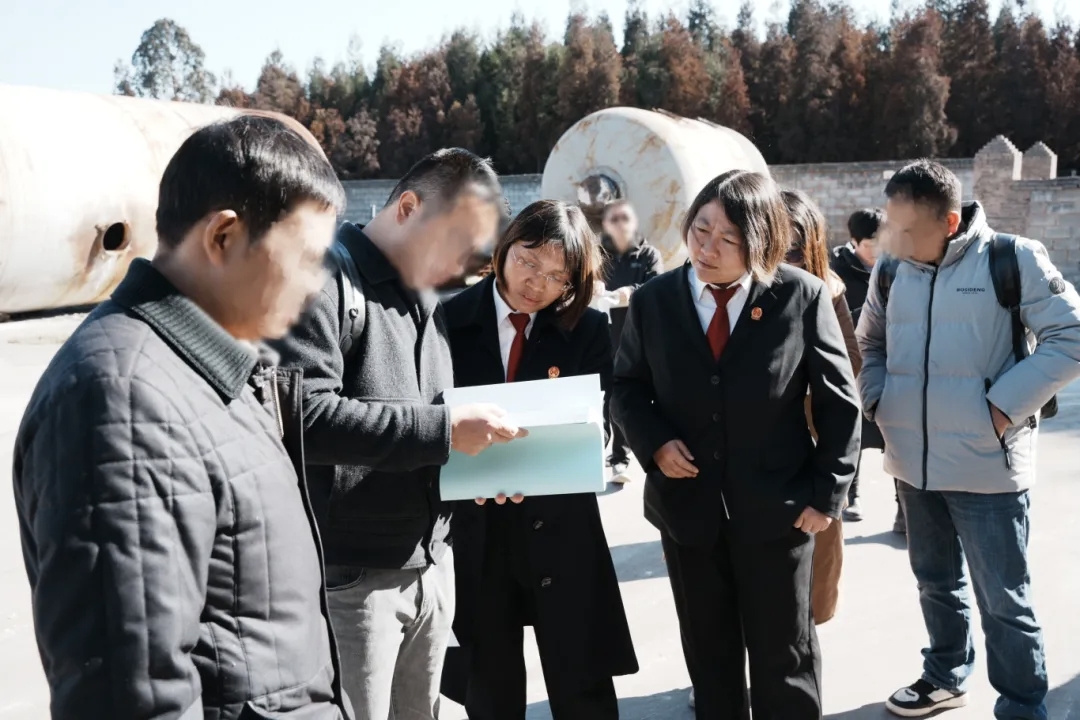 曲靖中院对被执行人资产进行价值评估、现场勘查。