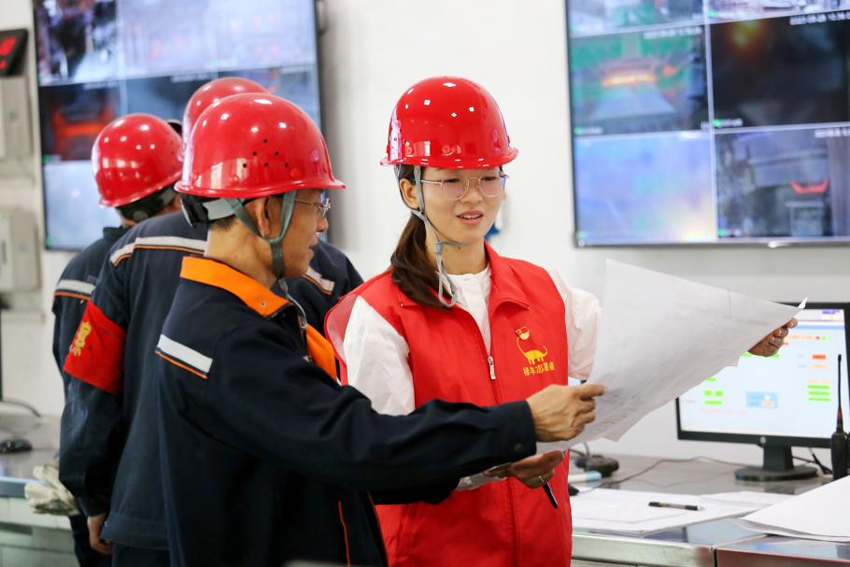 “助企興鏈幫辦團”到企業了解情況。