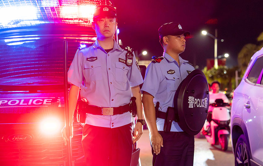 参训辅警参加城区夜间勤务工作。巧家县公安局供图