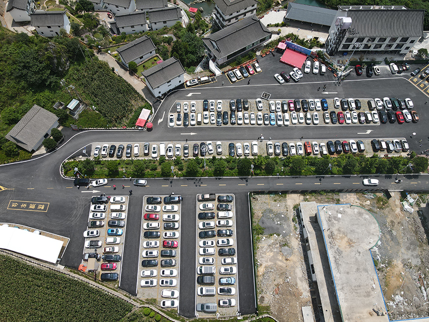 尼珠河大峡谷停车场。
