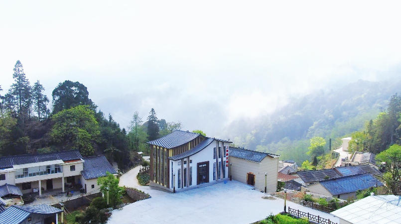 深山里的小兴冲村在沪滇协作帮扶下焕发新生机。