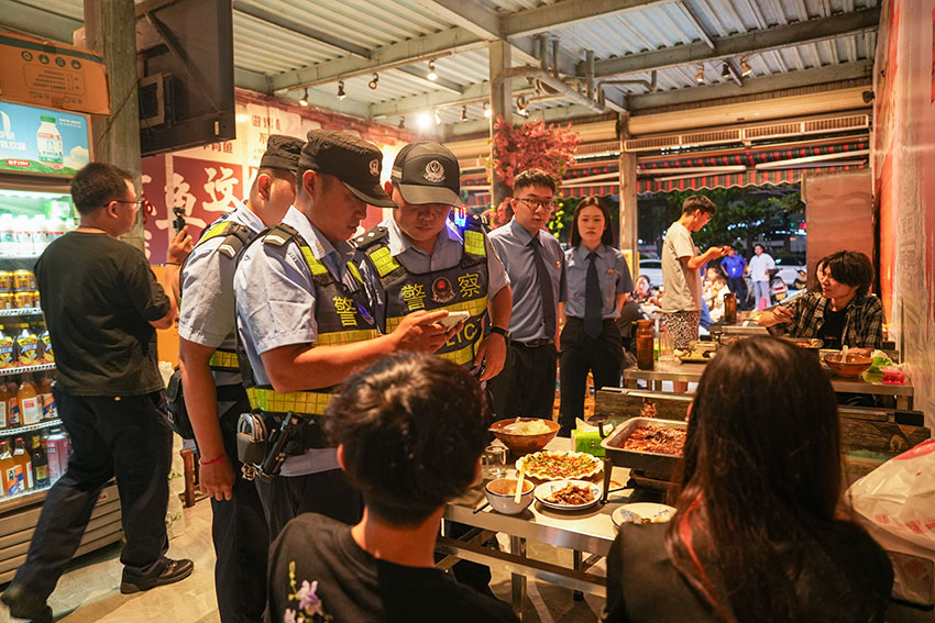 云南芒市启动“利剑护蕾·强基”行动。 芒市公安局供图