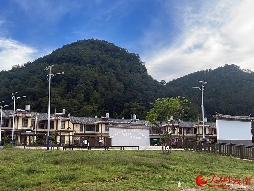 山邑村自然风光。人民网记者 程浩摄