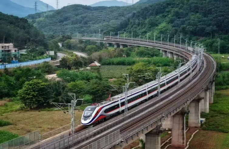 中老鐵路客貨運輸量質齊升