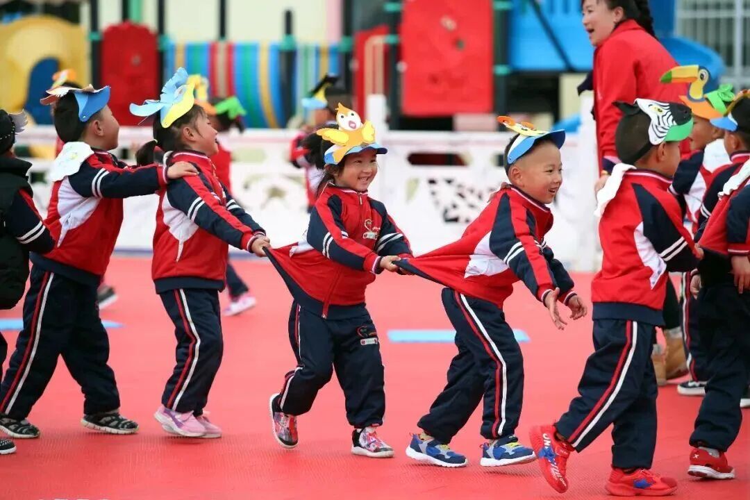 孩子们实现就近上幼儿园。陈飞 摄