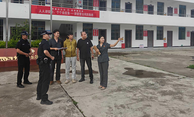 拍卖后回访。