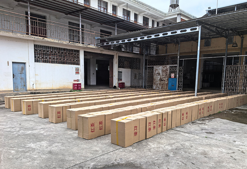 涉案物品。董世武摄
