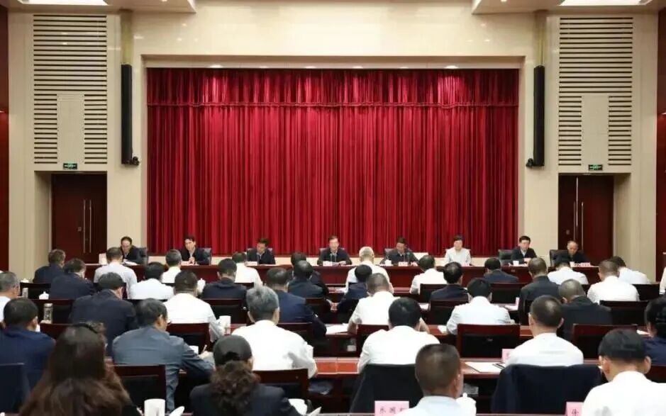 2026年7月9日，全省推进常态化帮扶持续巩固拓展脱贫攻坚成果工作会议在昆明召开。（周灿 摄）